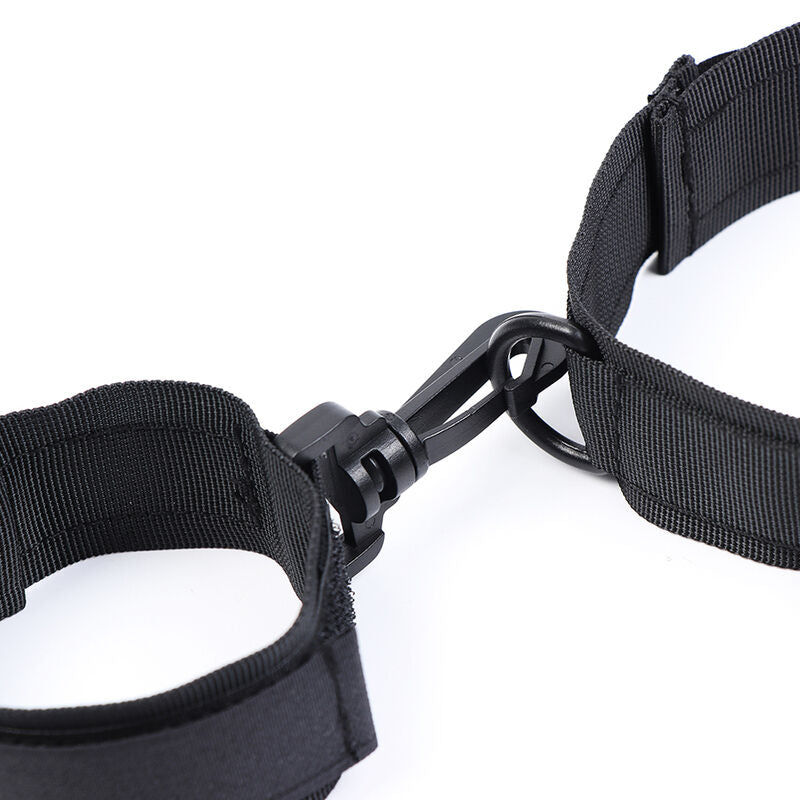 OHMAMA - Nylon Handcuffs and Adjustable Collar by DelighToys