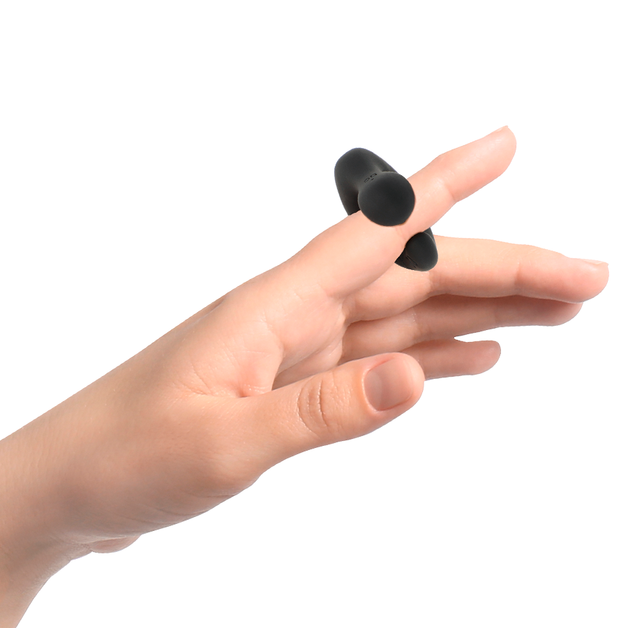 Discover the Black Silver Rechargeable Clitoris Penis Stimulator. Compact, waterproof, silent, and perfect for discreet pleasure anywhere.7